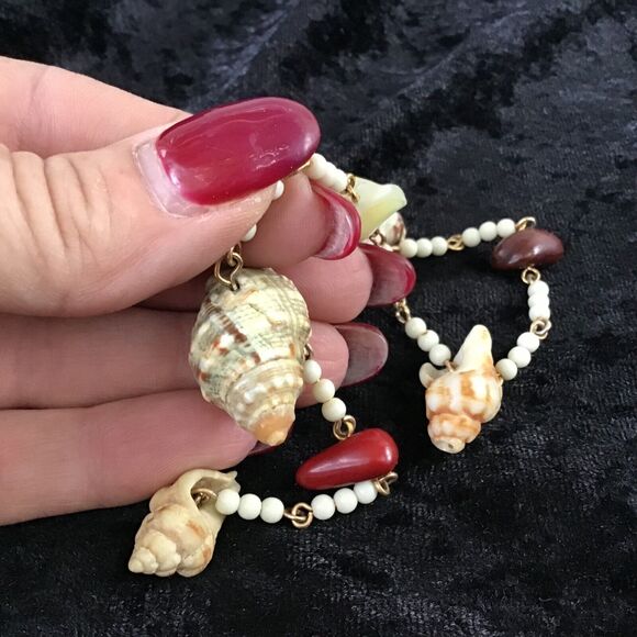 Seashell Necklace 18 Inches Beads Snail Shell Spring Clasp Vintage Beachy - Picture 2 of 5